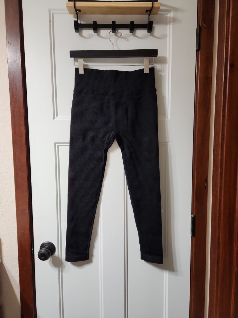 NWT HALARA Black Ribbed Leggings
